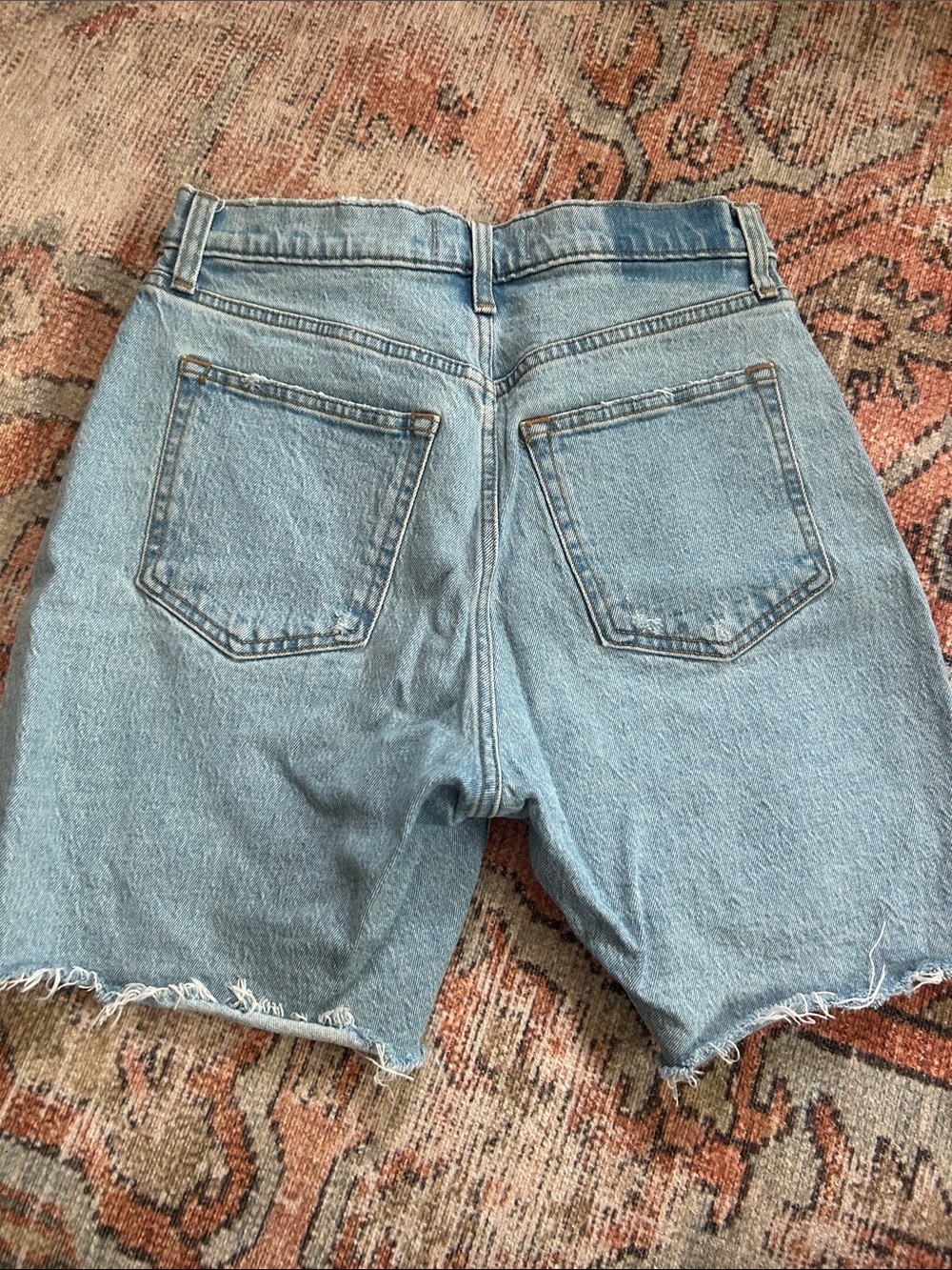 Abercrombie 7’’ Dad short Light Wash Cutoff Denim Shorts - curve love - Picture 5 of 5